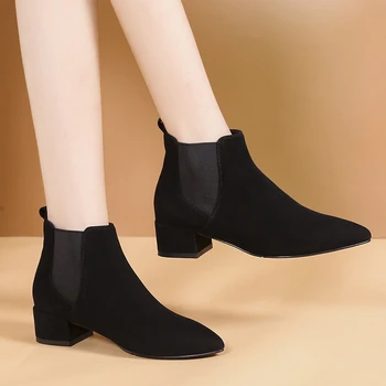 2022 Нови пролетно-есенни дамски обувки на среден ток с остър чучур, гъвкави, без скоби, на дебелите обувки, модни черни къси дамски обувки